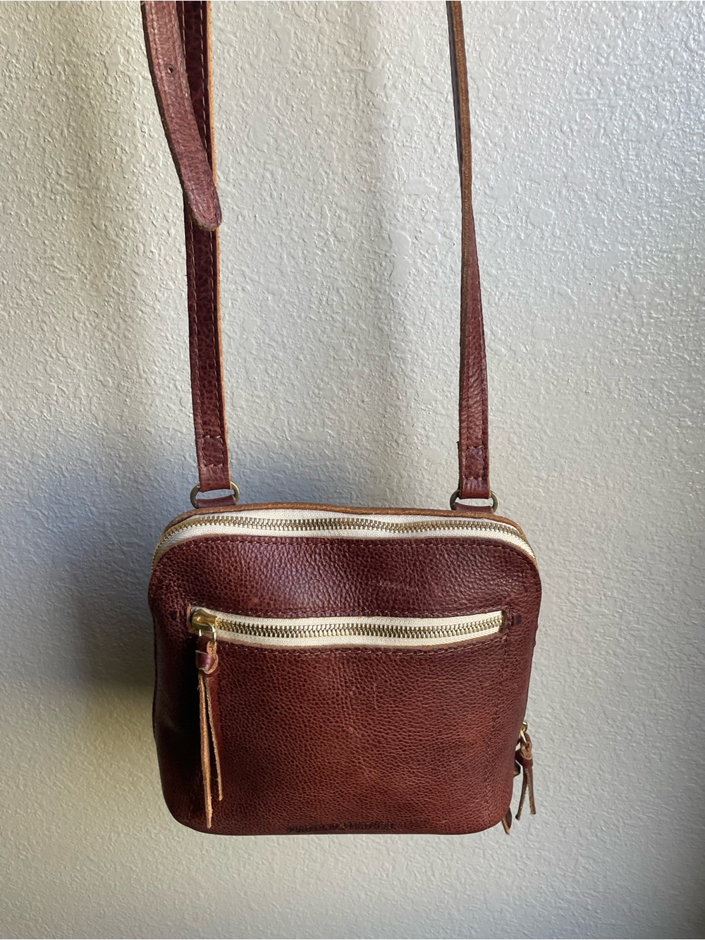 PORTLAND LEATHER GOODS Luna Crossbody Bag Brown Pebbled Leather Medium Zip Top - Picture 2 of 11